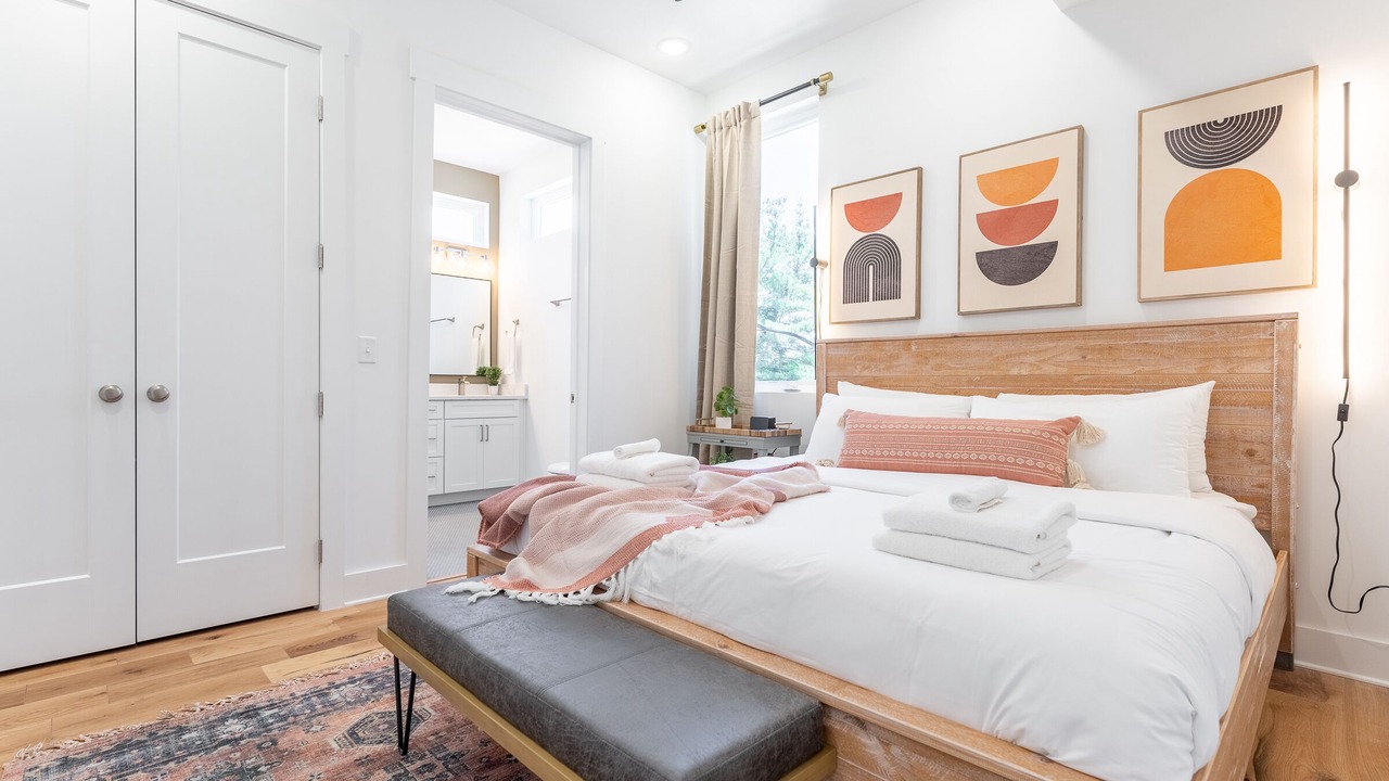 Photo of Bedroom in Inglewood