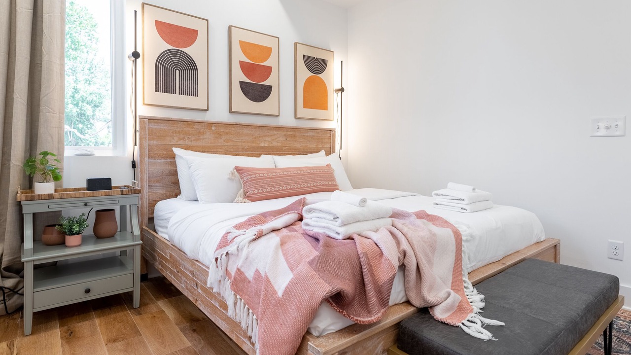 Photo of Bedroom in Inglewood