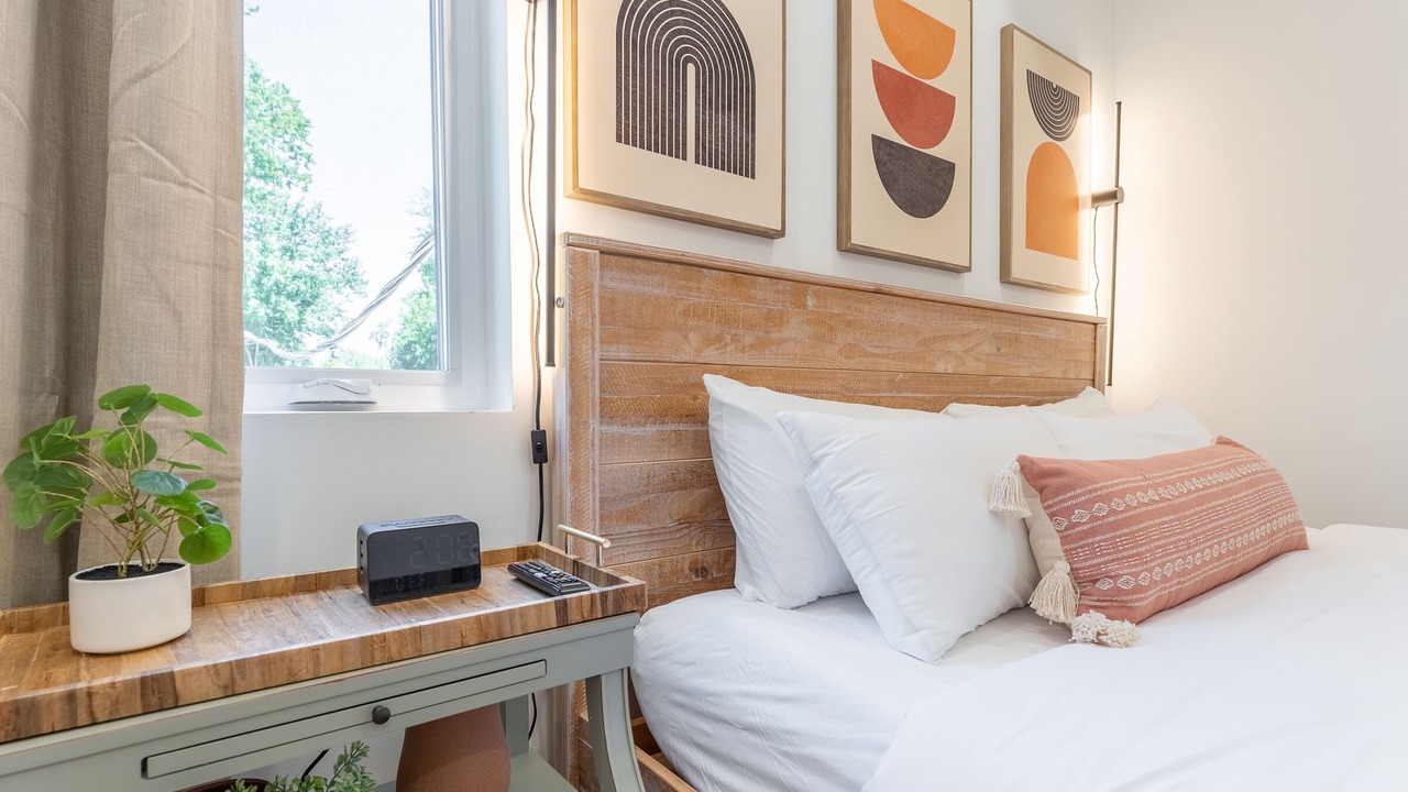 Photo of Bedroom in Inglewood