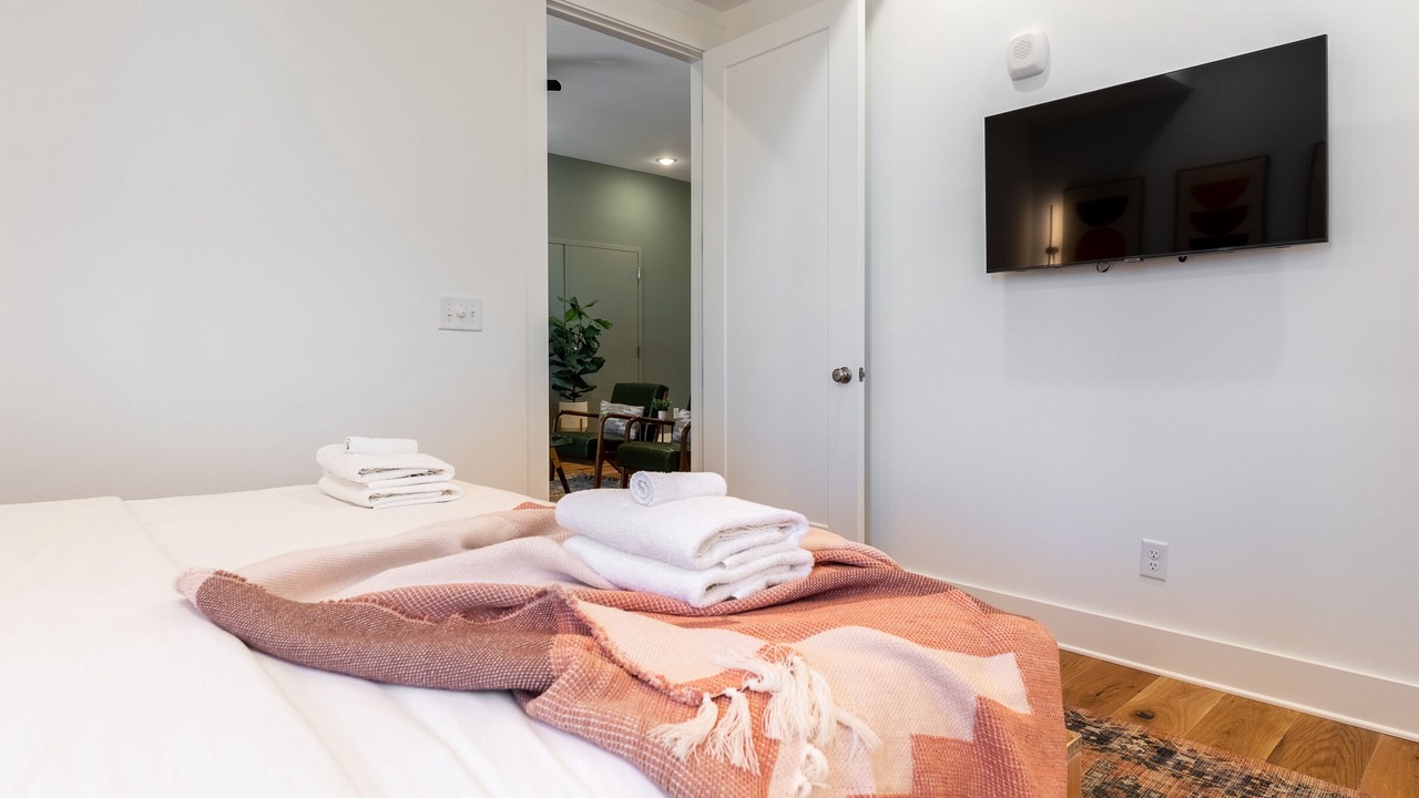 Photo of Bedroom in Inglewood