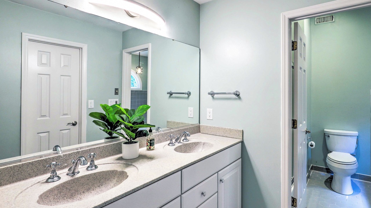 Photo of Bathroom in Royal Pines