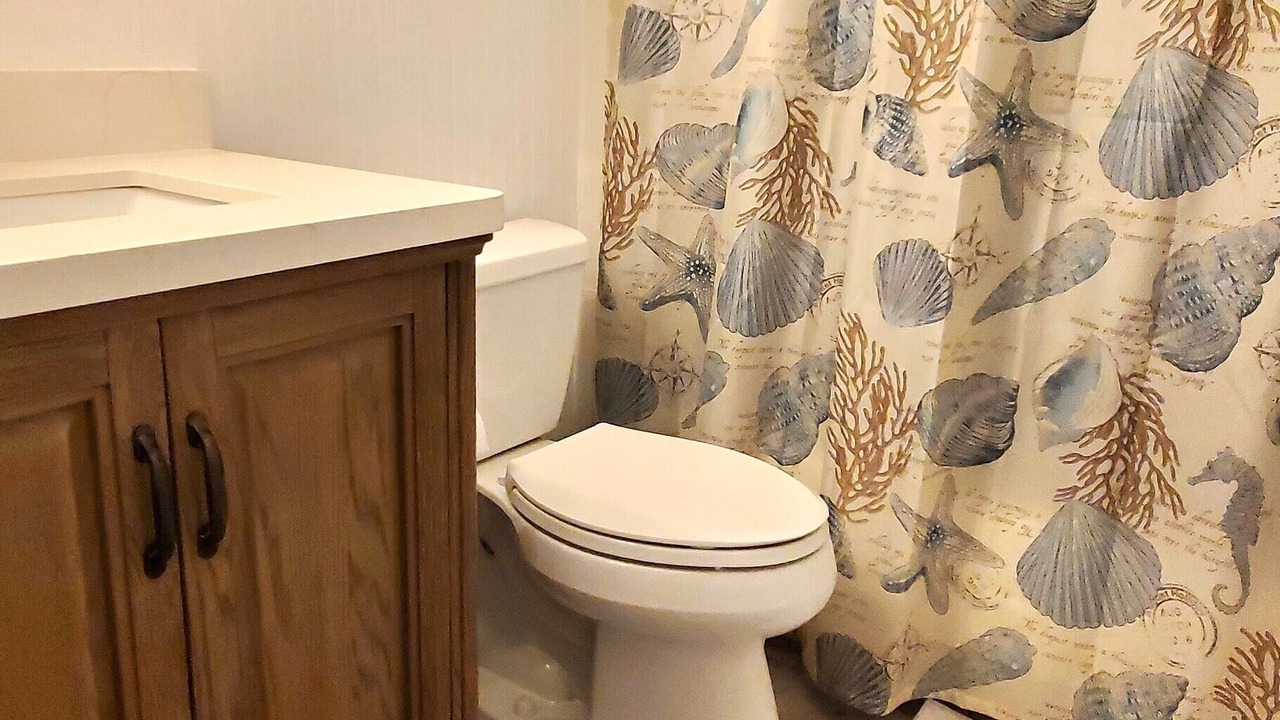 Photo of Bathroom in Ash