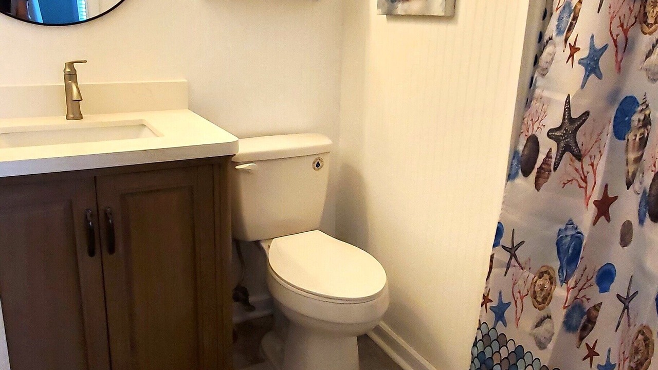 Photo of Bathroom in Ash