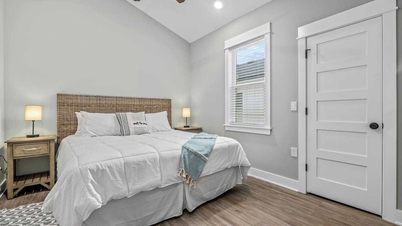Photo of Bedroom in Corolla Light