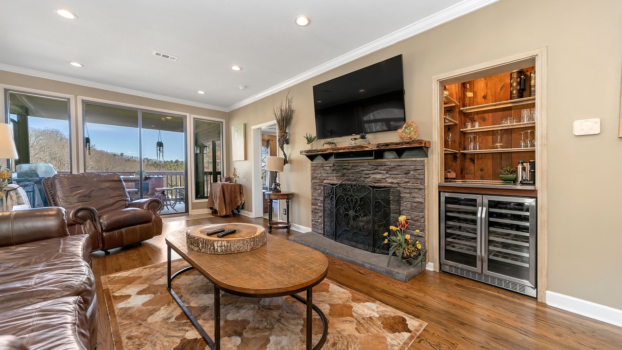 Photo of Livingroom in Lake Toxaway