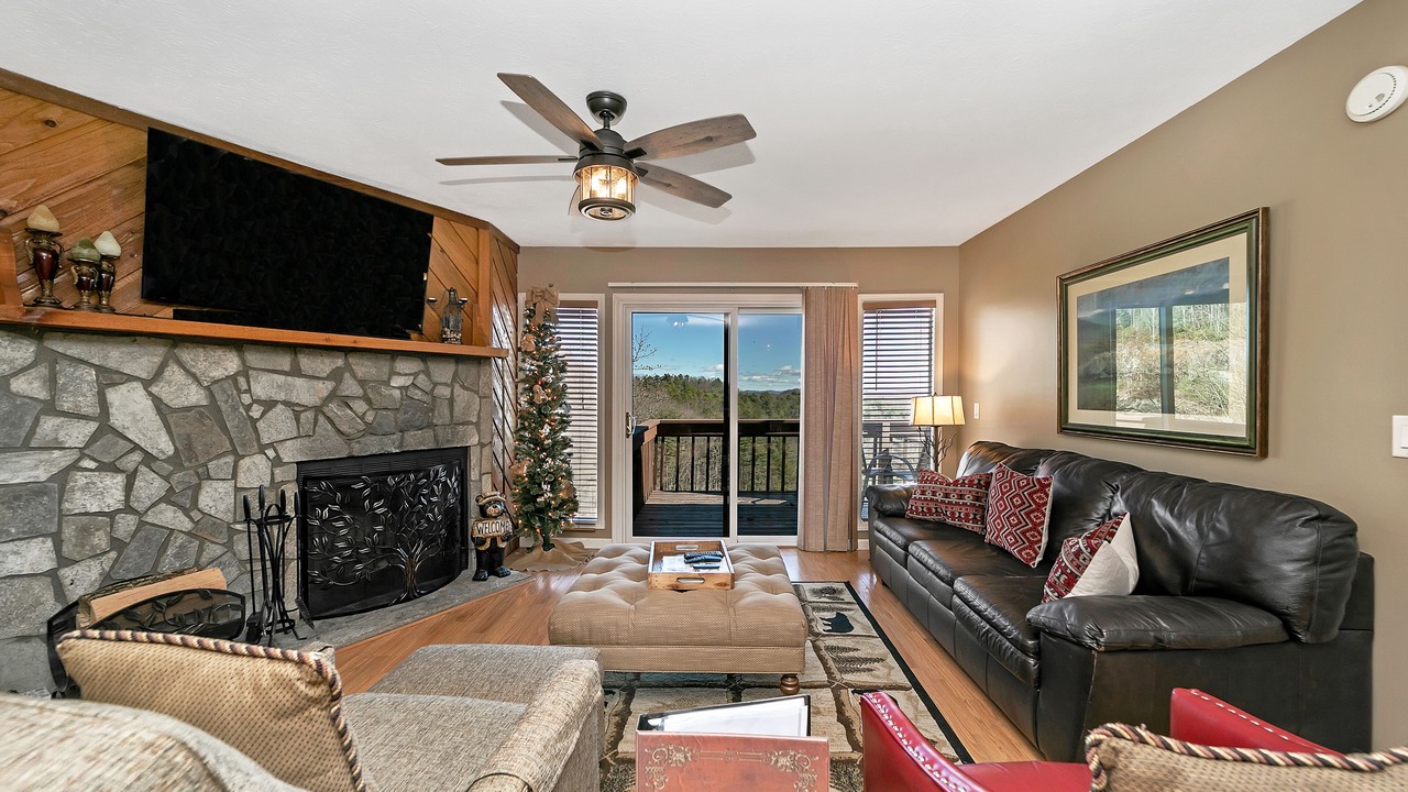 Photo of Livingroom in Lake Toxaway