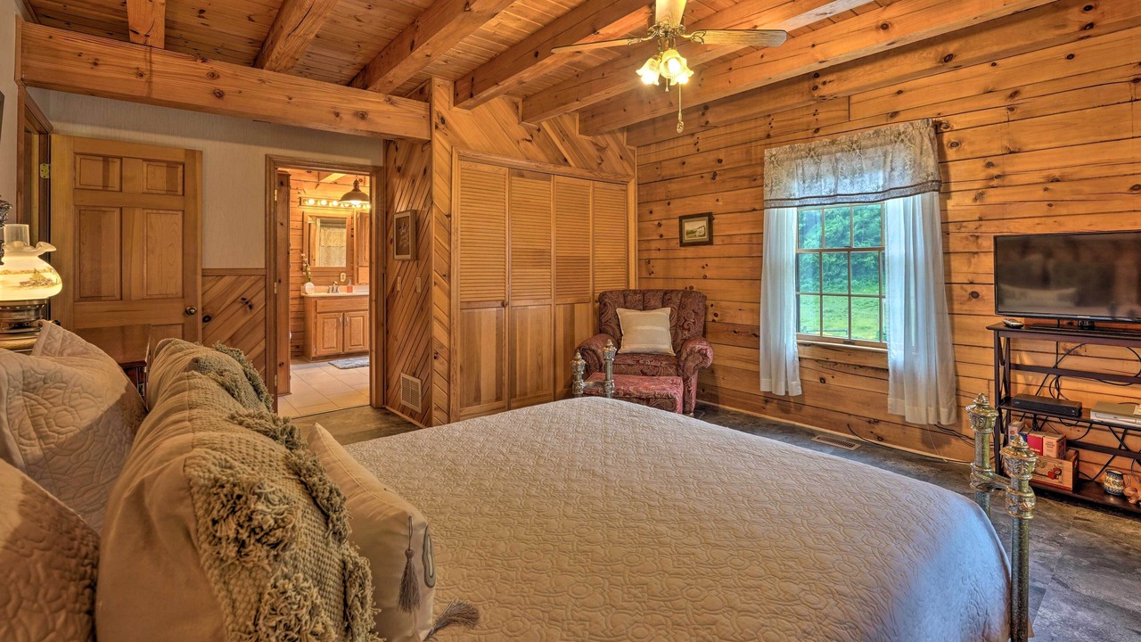 Photo of Bedroom in Canton