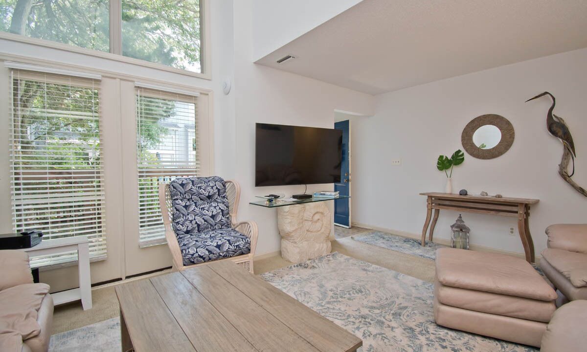 Photo of Livingroom in Pine Knoll Shores
