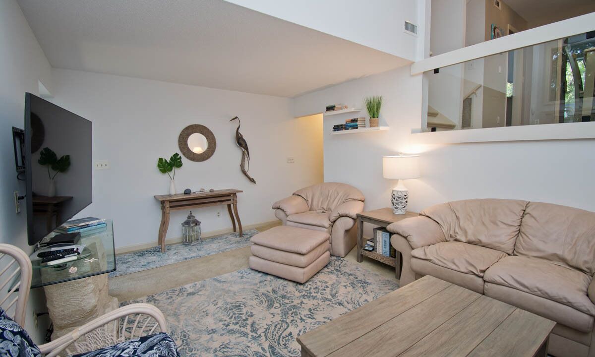 Photo of Livingroom in Pine Knoll Shores