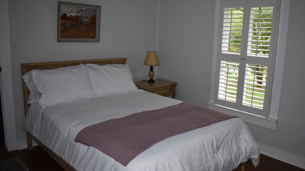 Photo of Bedroom in Hendersonville