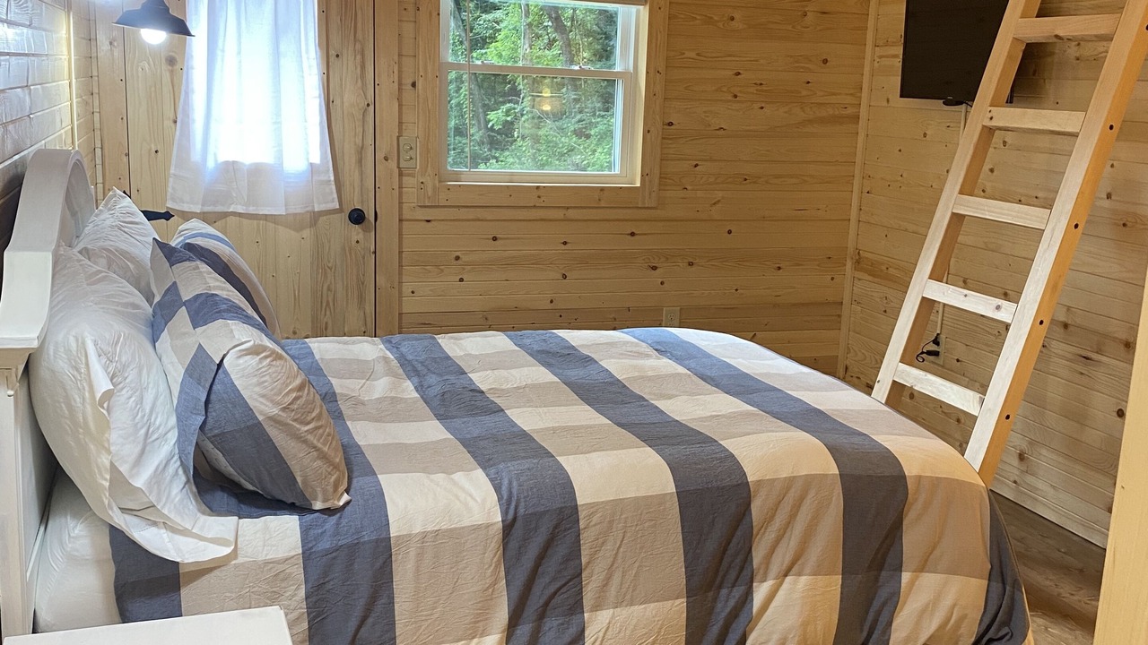 Photo of Bedroom in Cullowhee