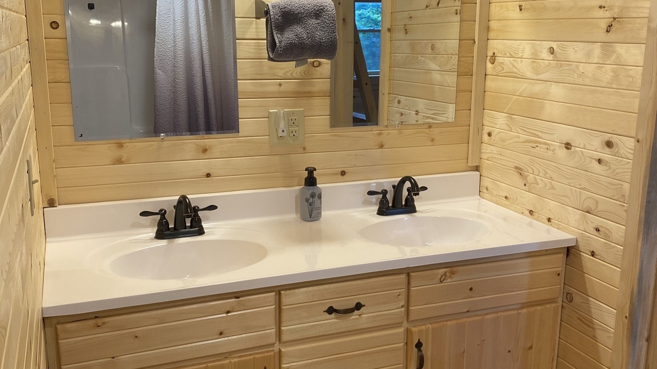 Photo of Bathroom in Cullowhee