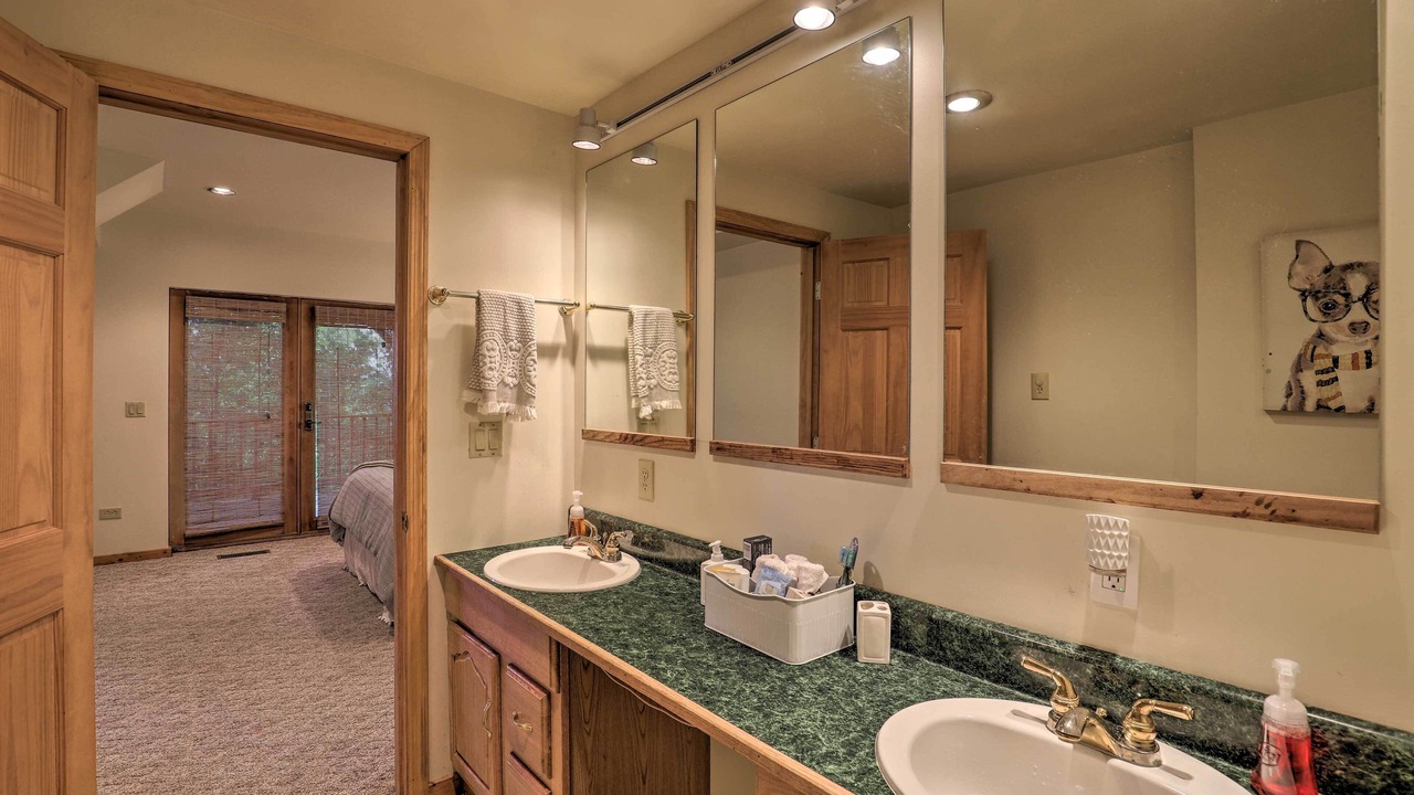 Photo of Bathroom in Laurel Ridge