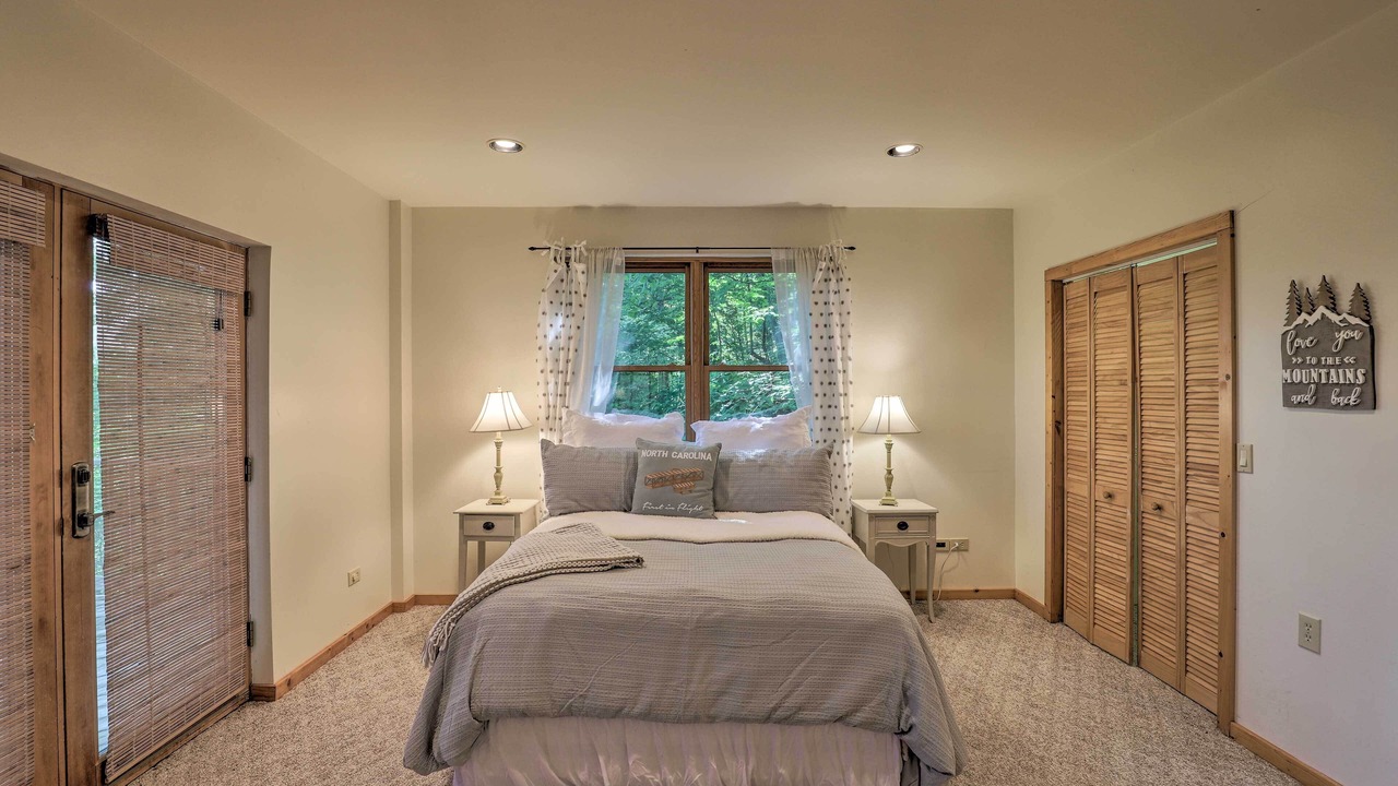 Photo of Bedroom in Laurel Ridge