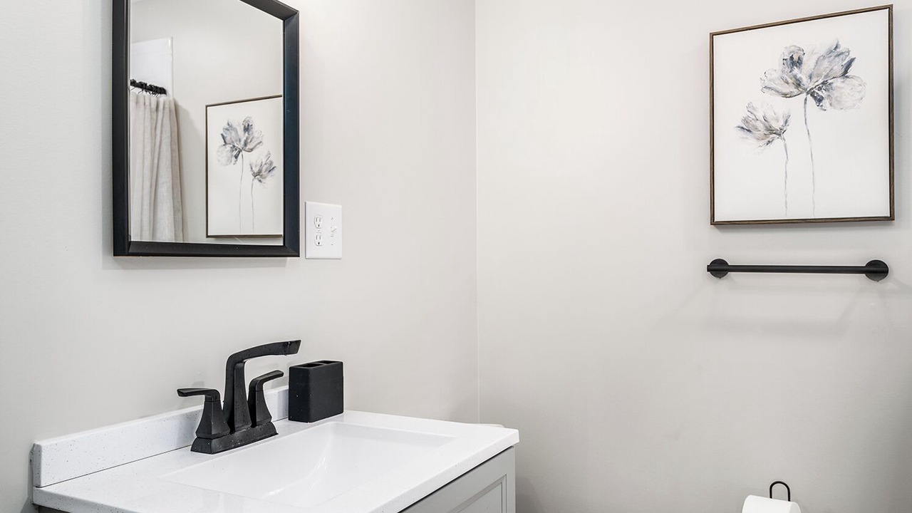 Photo of Bathroom in Newland