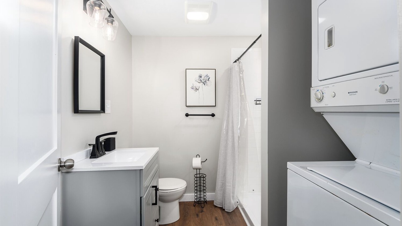 Photo of Bathroom in Newland
