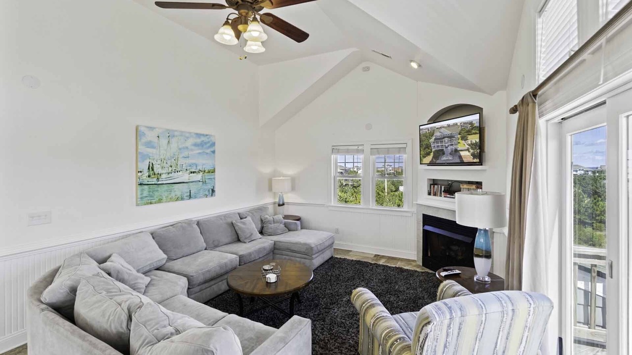 Photo of Bedroom in Wind Over Waves