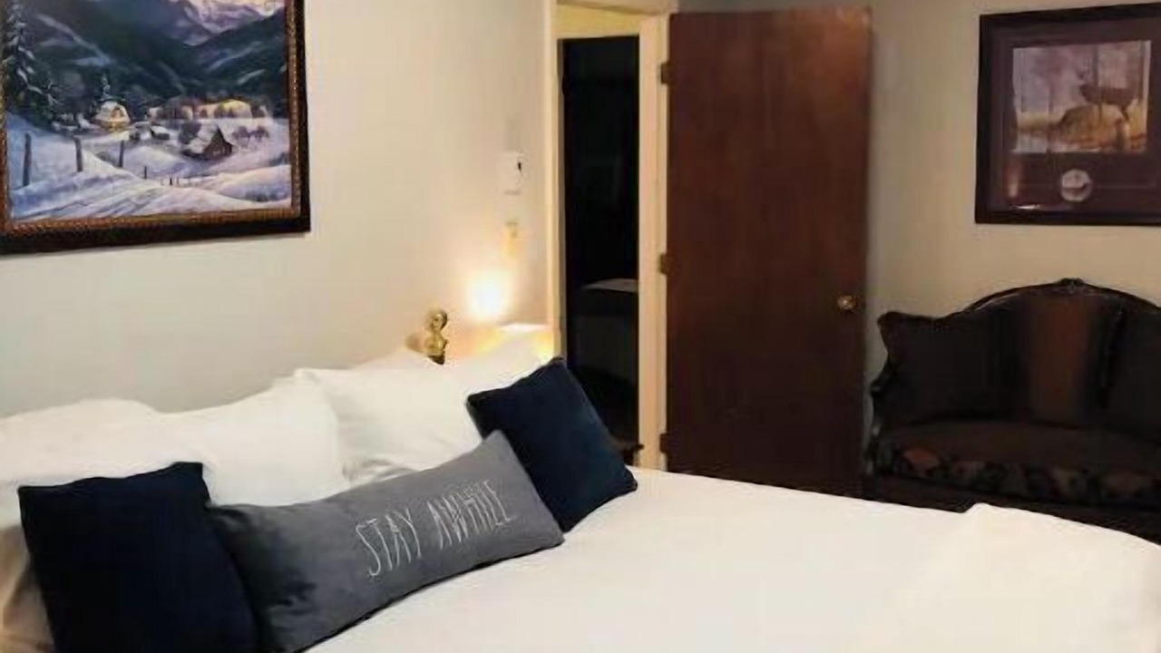 Photo of Bedroom in Charter Hills