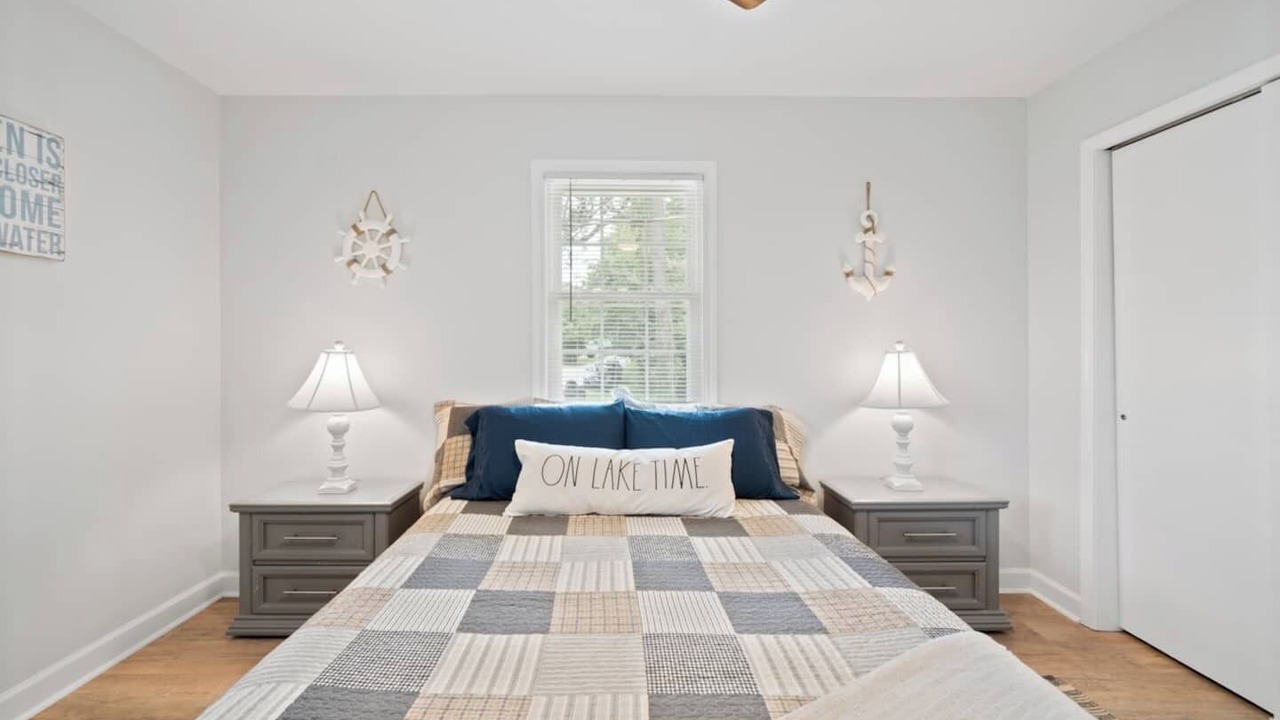 Photo of Bedroom in Claremont