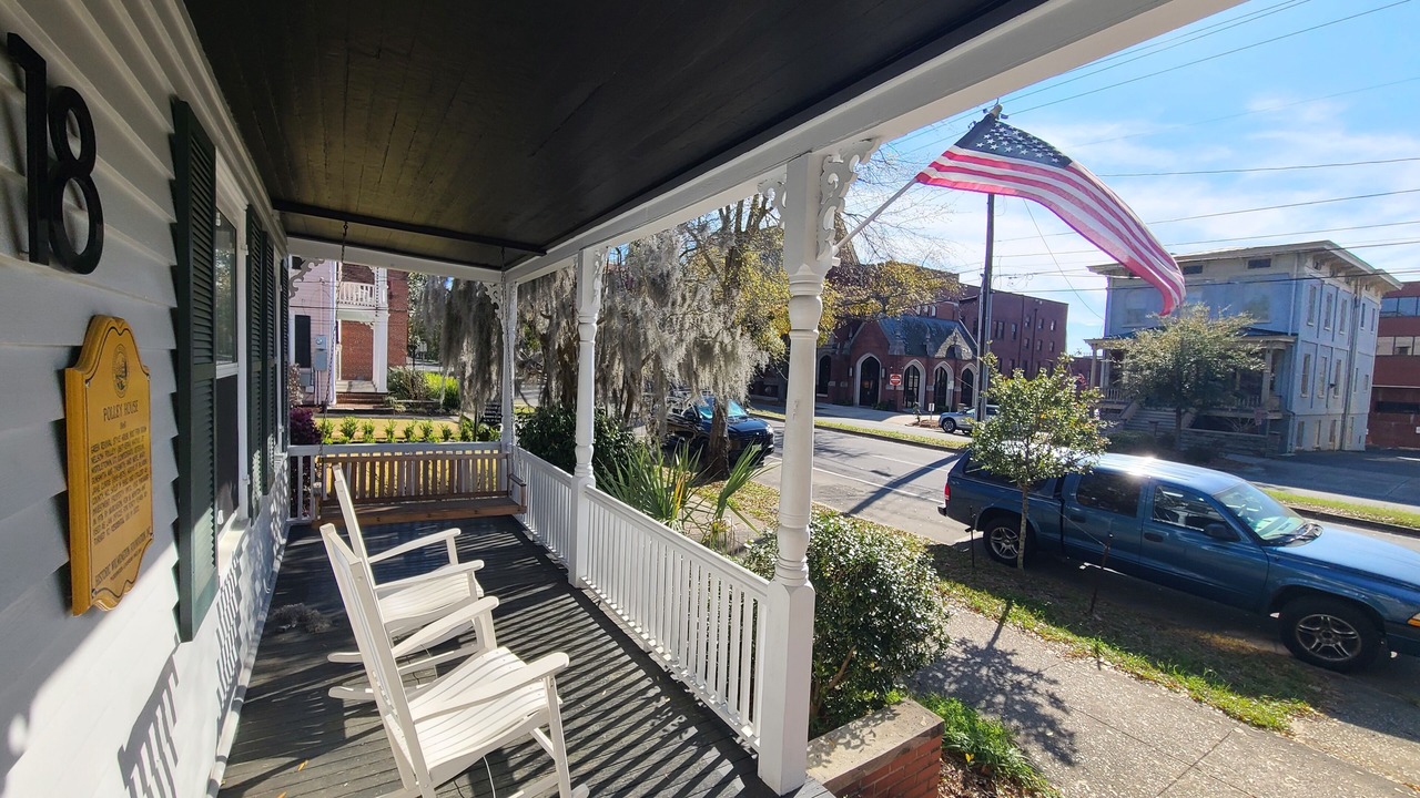 Photo of Patio Balcony in Wilmington Historic District