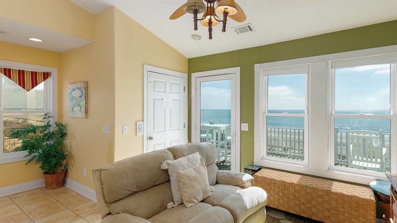 Photo of Livingroom in Holden Beach