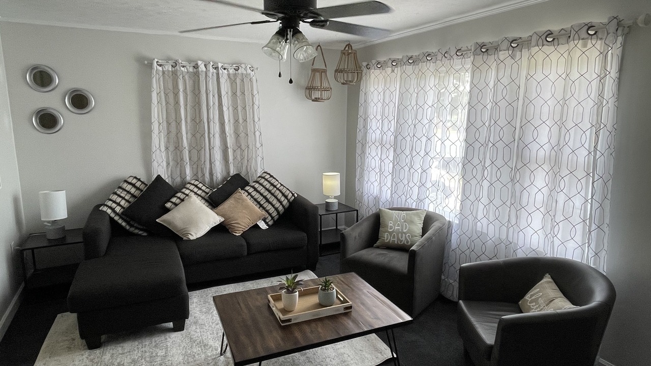 Photo of Livingroom in Lexington