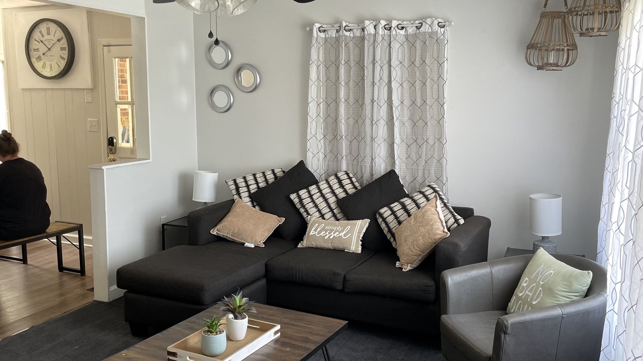 Photo of Livingroom in Lexington