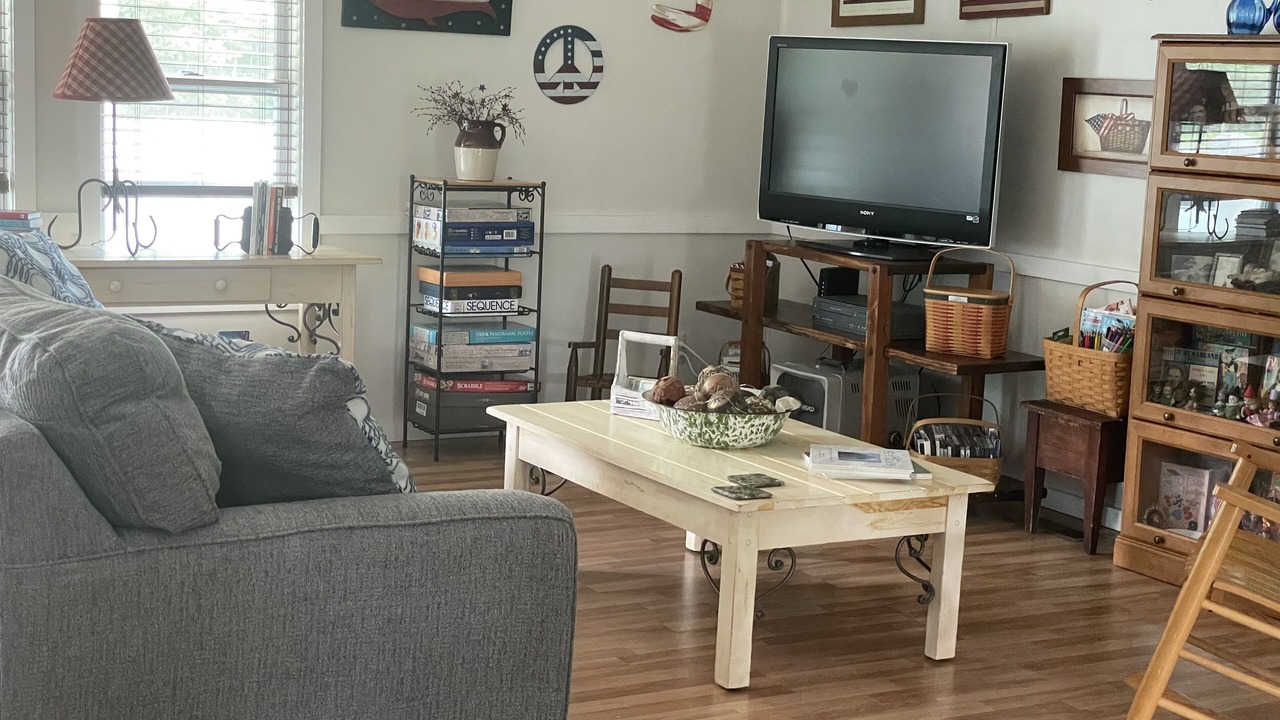 Photo of Livingroom in Powells Point