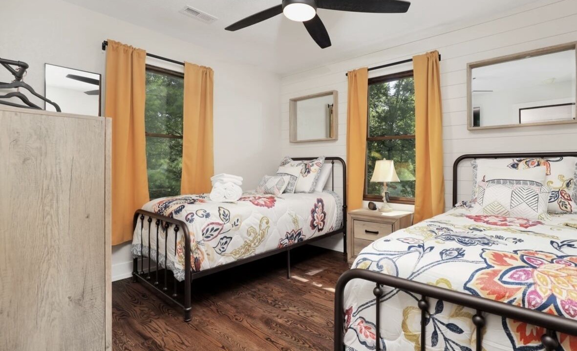 Photo of Bedroom in Hendersonville
