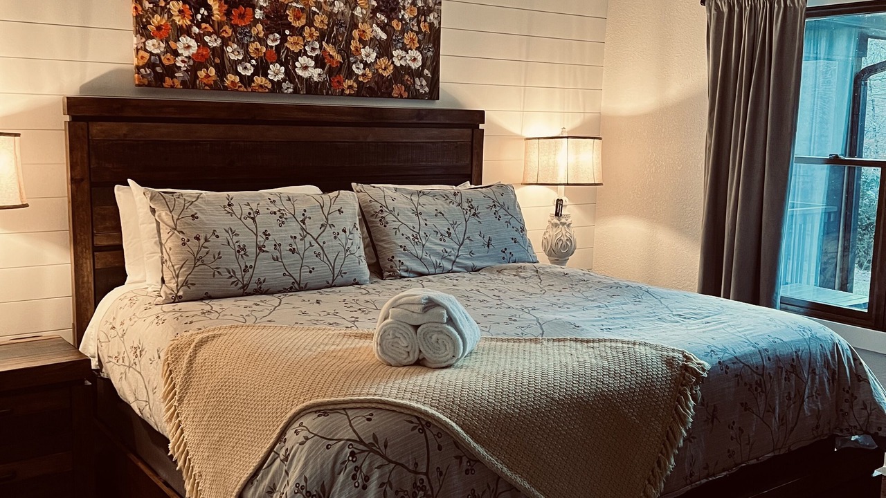 Photo of Bedroom in Hendersonville