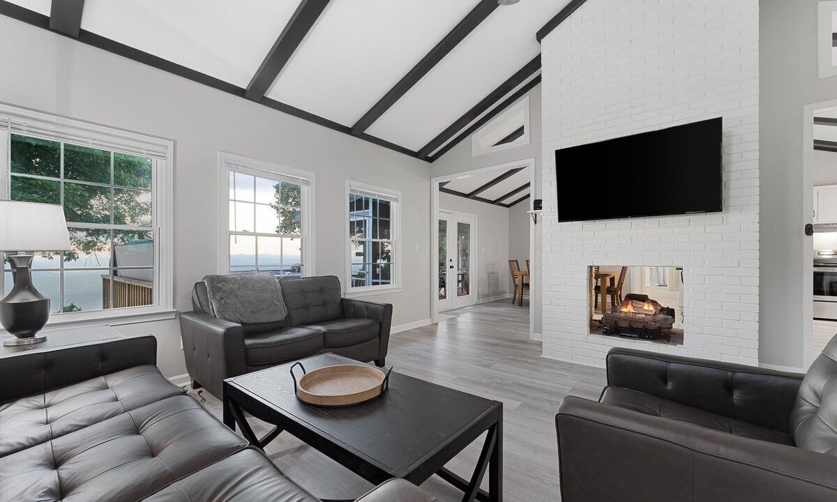 Photo of Livingroom in Morganton