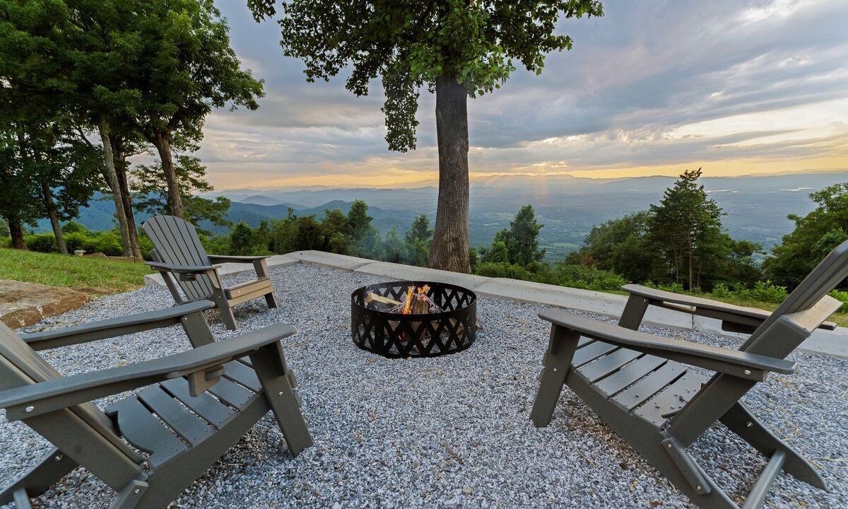 Photo of Outdoor in Morganton