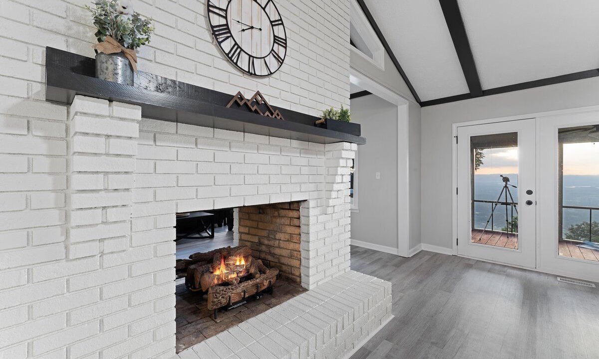 Photo of Livingroom in Morganton