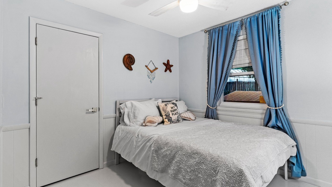 Photo of Bedroom in Myrtle Grove
