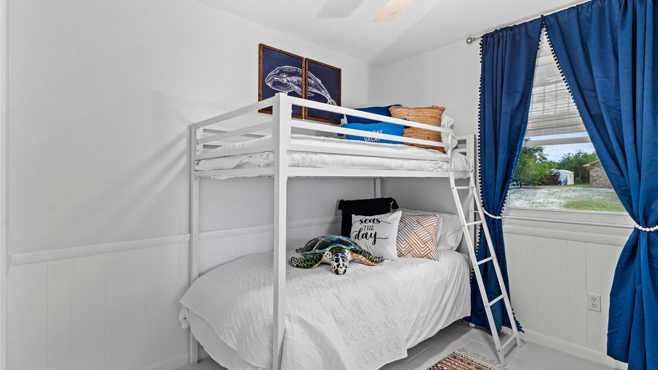 Photo of Bedroom in Myrtle Grove