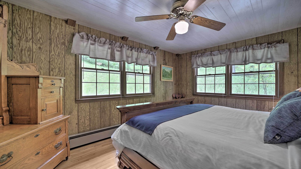 Photo of Bedroom in Bryson City