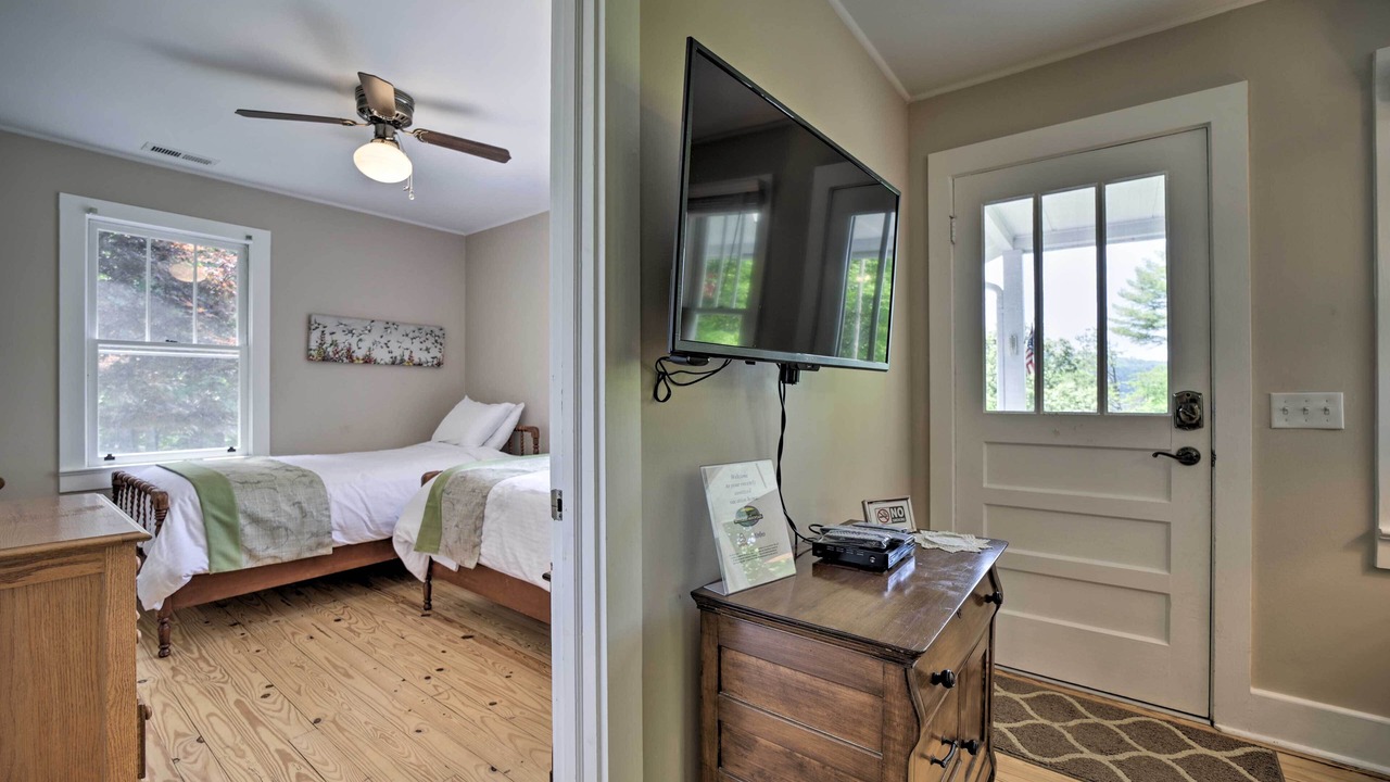 Photo of Bedroom in Bryson City