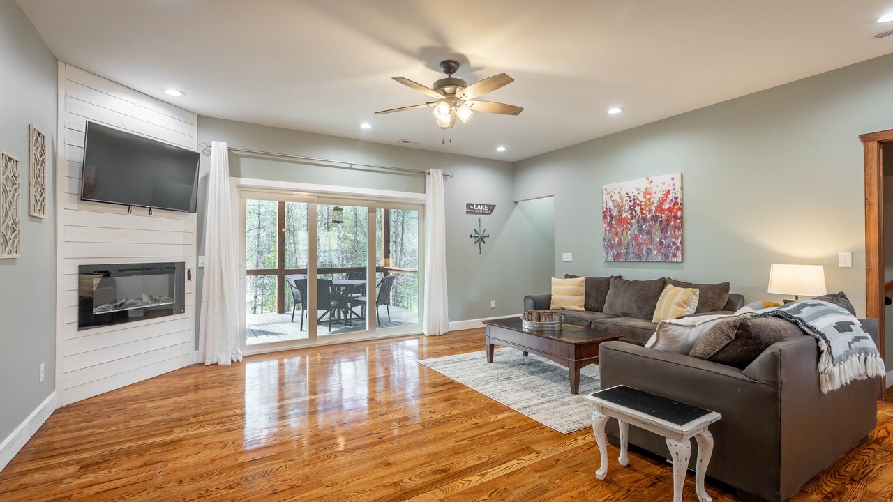Photo of Livingroom in Morganton