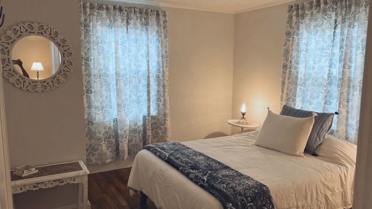 Photo of Bedroom in Newton