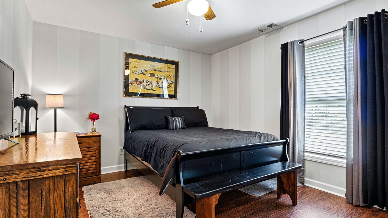 Photo of Bedroom in Troutman