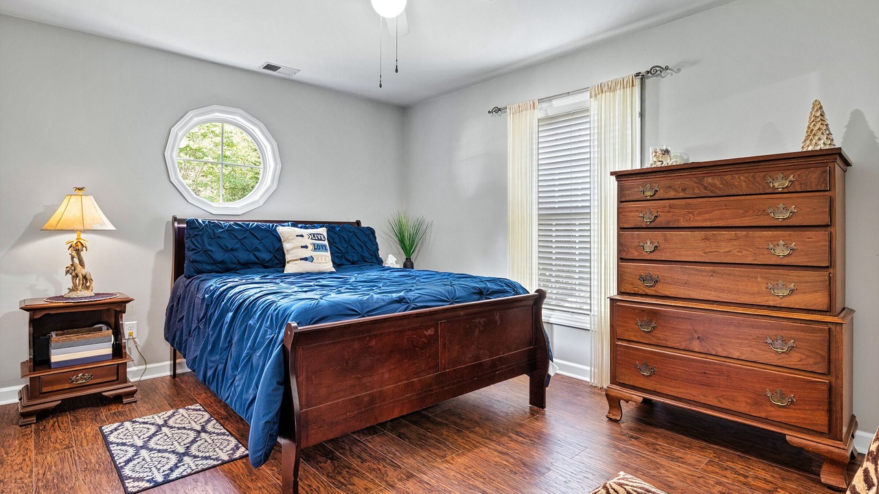 Photo of Bedroom in Troutman