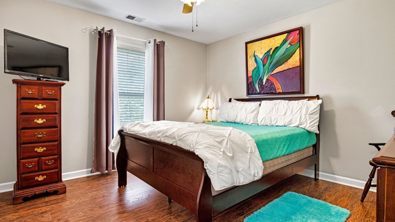 Photo of Bedroom in Troutman