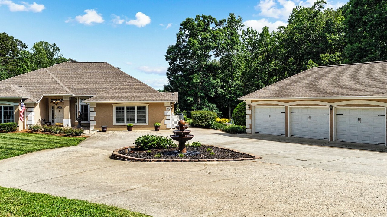 Photo of Outdoor in Troutman
