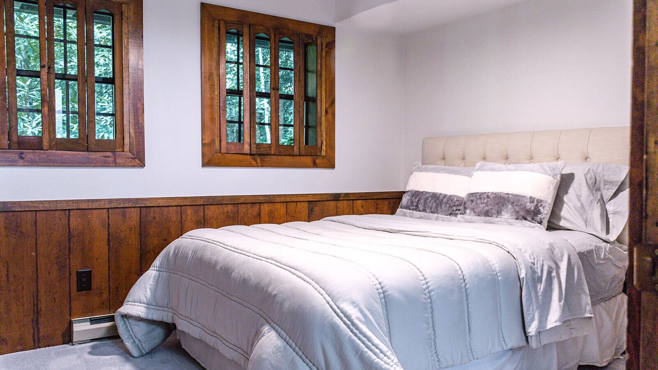 Photo of Bedroom in Lake Toxaway