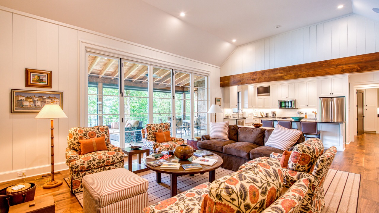 Photo of Livingroom in Lake Toxaway