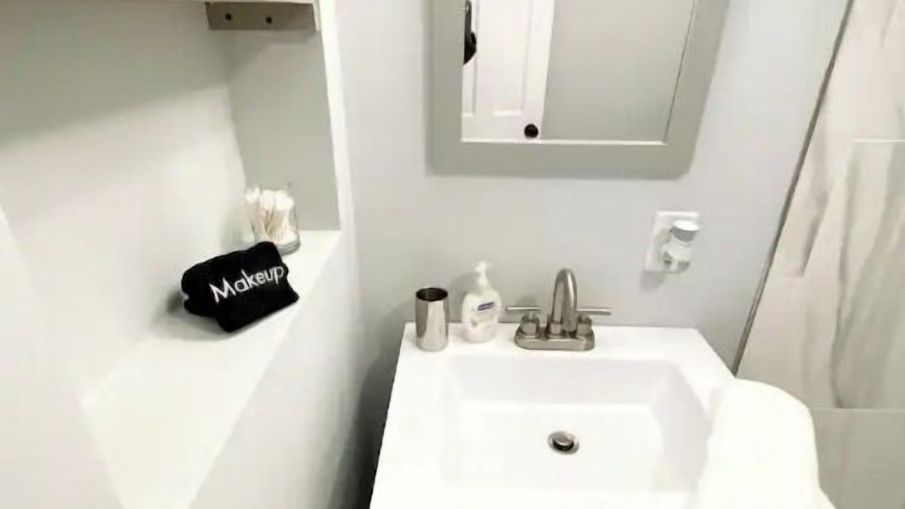 Photo of Bathroom in Manteo