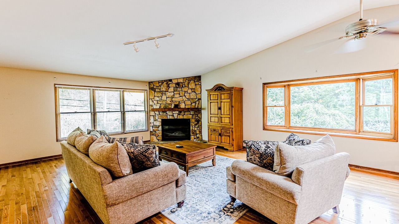 Photo of Livingroom in Topton