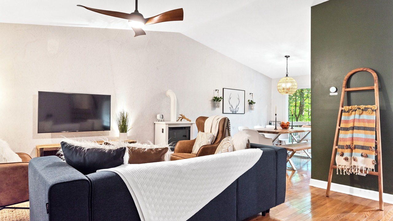 Photo of Livingroom in Northeast Raleigh