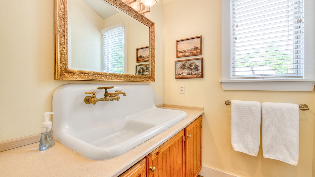 Photo of Bathroom in Lake Junaluska