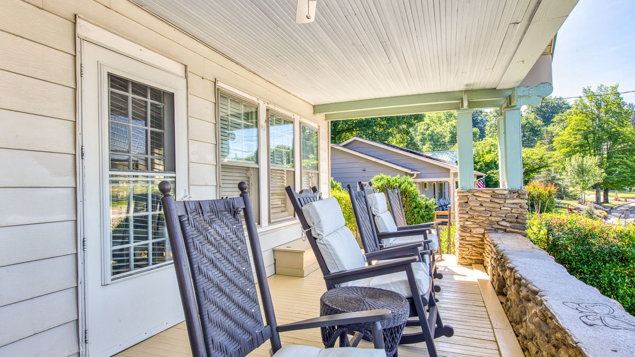 Photo of Patio Balcony in Lake Junaluska